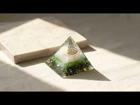 Moldavite pyramid - kusha divine