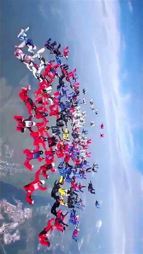 4500 meters 100 people parachuting world record. Did you like it Xidafeng skydiving flying