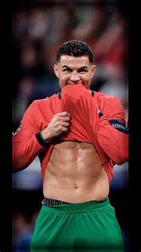 Cristiano Ronaldo’s Insane Fitness & Shredded Six-Pack 💪🔥 #football #ronaldo #fitness #shorts