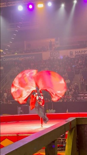 Arianna Coronas ✨ Beautiful Kickback with Silk Fan Veils | Circus Performance