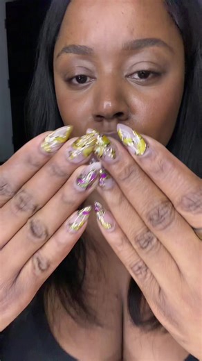 my final set of the yeaaaarrrrr! very much giving beach vacation :) looking at these is the only thing keeping me warm rn 😭 #nailinspo #lastsetiftheyear