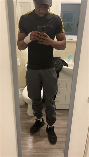 Best Gym Sweatpants for Tall Guys: Fit and Style