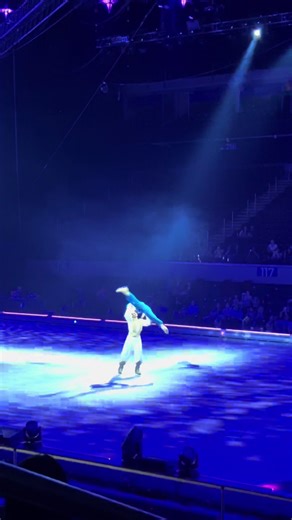 Disney on Ice: Aladdin, Genie and Princess Jasmine #disneyonice #fyp #awholenewworld