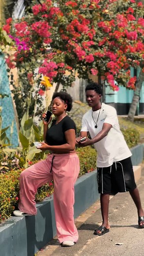 Love at First Sight: Short Romantic Moment Caught