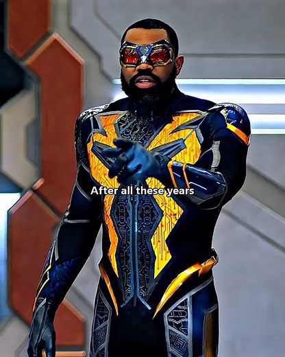 Black Lightning meets Superman & The Flash #shorts #blacklightning