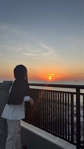 kaaalin (@tutorialhidupya)’s videos with The Earth is a Very Small Dot - Matt Maltese