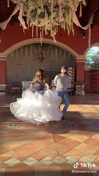 @dancecris.mxl XV Sofia ✨ ensayo general de vals con chambelán #valsdexvaños #xvaños #quinceañera
