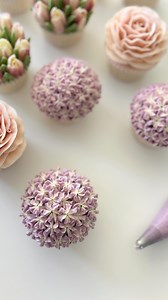 18K views · 4.4K reactions | Ｅａｓｙ Cute and super easy! Cupcakes and buttercream = delicious Rachel x . . #trending #cakeideas #cupcakebouquet #caketutorials #creative #gorgeous #photography #cupcakeart #cupcake #buttercreamflowers #buttercreamcake #cupcakedecorator #cakereels #beautiful #art #pipingtips #buttercream #cupcakes | Rachelle's | Facebook