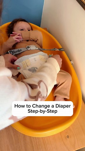 How to change a diaper like a pro. 💪 First-time parents: these tips are for you. #babylistpartner #babytok #babytiktok #diaperhack #diaper #diaperchange #diapers #pampers