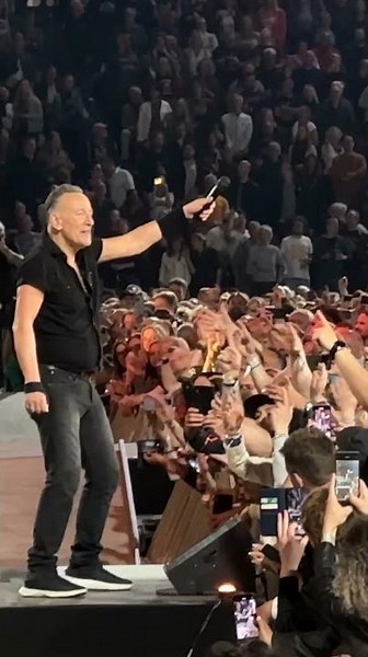 Bruce Springsteen - Tenth Avenue Freeze Out - Amsterdam May 25th 2023