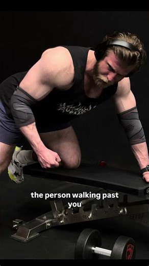 How to do a DB row for the best results #bodybuilding #backworkout #cbum #howtogrowlats #backday