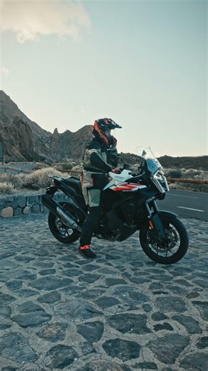Color switch with the KTM 1390 SUPER ADVENTURE S EVO