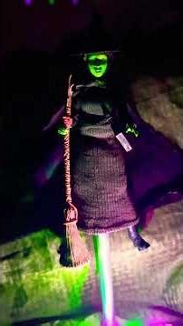 Elphaba flying and defying gravity 💚🧹