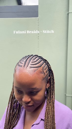 📍Meadowlands zone 6 Housecalls around Soweto, Roodepoort and Randburg Style: Fulani Braids, Waist Braider: Tshego November slots are available #soweto #roodepoort #tribalbraids #knotlessbraids #braids | t_tbeautylounge