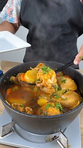 Pollo semplice e delizioso con patate e carote! | Super Saporito