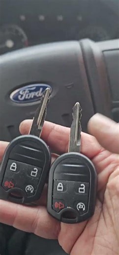 House burned by fire accident, everything damaged. 2012 Ford F-250 program 2 new keys.