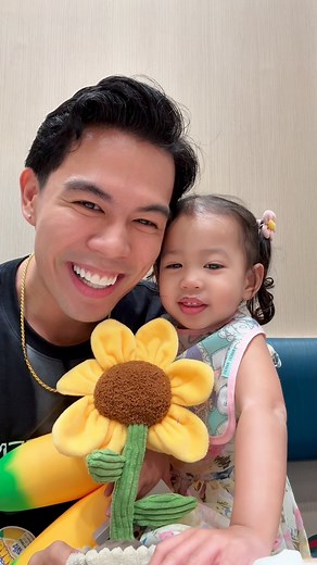 17K reactions · 46 shares | Singing with my daughter 殺 She’s growing up so fast… and now my little girl can sing 凉❤️ Proud dad moment ✨ I love you anak @sapphirelovejavier | Simon Javier | Facebook