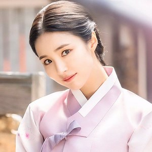 The most binge-worthy movies and TV shows starring actress Shin Se Kyung