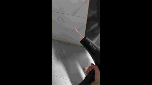 Blow dryer malfunctions, emits sparks and flame in Liaoning, China