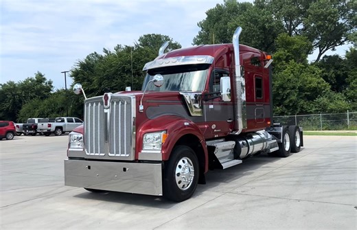 肯沃斯Kenworth W990怠速展示