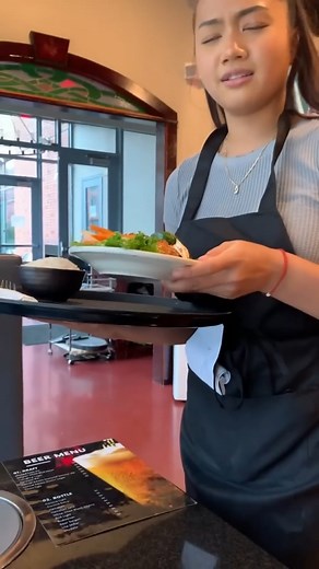 The Worst Table To Sit At… 👩‍🍳 #diningdisaster #restaurantfails #awkwardmoments #kitchenchaos #tabletrouble | Cooking With Fred