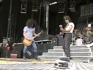 Rest in Peace Jeff Beck 😔 Such an inspiration to many! One of our fondest moments was his jamming on LOCOMOTIVE with Guns N' Roses at their sound check in Paris 1992. ❤️ | Guns 2 Roses - Guns N' Roses Tribute Band