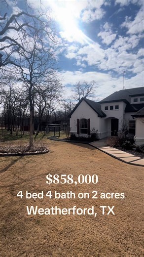 Stunning 4 Bed, 4 Bath Farmhouse in Weatherford, TX