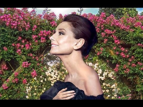 AUDREY HEPBURN - MOON RIVER