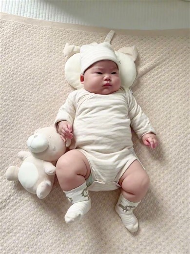 Premium Organic Baby Clothes, Toys & Gifts | Eotton Canada