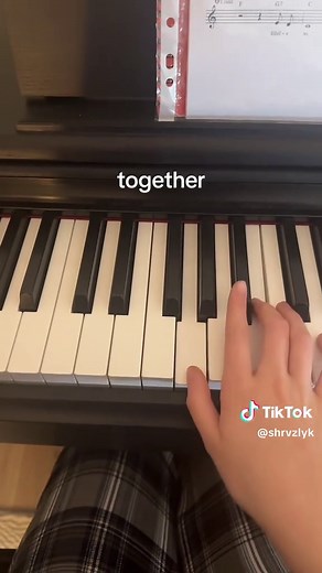 Piano Tutorial for Beginners: Learning the Basics