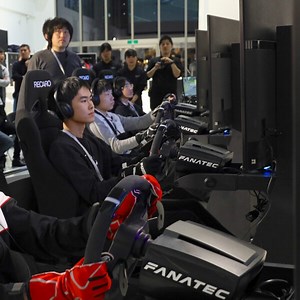 これがeMotosportsだ！ まったり1/1000秒を競うポルシェのeSports大会開催 - 週刊アスキー