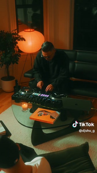 It’s Labor Day. I’ll play you this mix and “Put all the bullshit to the side”🌹🕯️🙂‍↔️Who remembers this tune? #rnb #2000shiphop #chillvibes #home