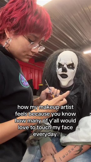 Scare Actor's Makeup Artist: 'You'd Love to Touch My Face'