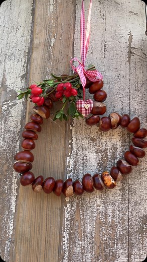 Birgit Helbig | KASTANIENHERZ ♥️ Das Video ist selbsterklärend, oder? Tipp: ♥️ Damit das Kastanienherz in Form bleibt, benötigt ihr einen richtig... | Instagram