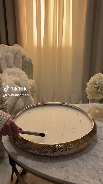 Experience the Luxury of the Aeolian 17 Wick Candle