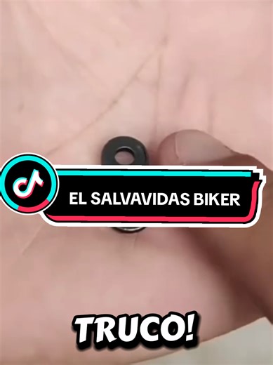 ¡El truco que tu mecánico no quiere que sepas! 🤫⛓️ ¿Te quedaste sin margen para ajustar el embrague? ¿O peor, se te rompió la cadena en plena ruta? 😱 No entres en pánico. En este video te enseño cómo un simple eslabón viejo y un precinto plástico pueden ser tus mejores aliados de emergencia. ✅ Hack 1: Extensor de embrague casero. ✅ Hack 2: Unión de cadena de emergencia. ¡Guarda este video porque te va a salvar la vida cuando menos lo esperes! 🛠️🏍️ ¿Cuál de estos dos trucos te pareció más úti