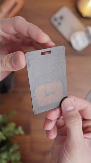 The BEST tracking card ⚡​ #keysmart #amazonfinds #smartcard #gadgets