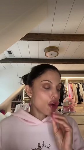 Bethenny Frankel (@bethennyfrankel)’s video of loreal midnight cream
