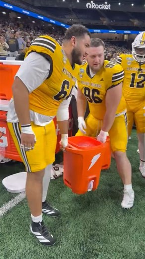 THE WESTERN MICHIGAN BRONCOS ARE YOUR 2025 MAC FOOTBALL CHAMPIONS! Western Michigan Football | #MACtion | Mid-American Conference