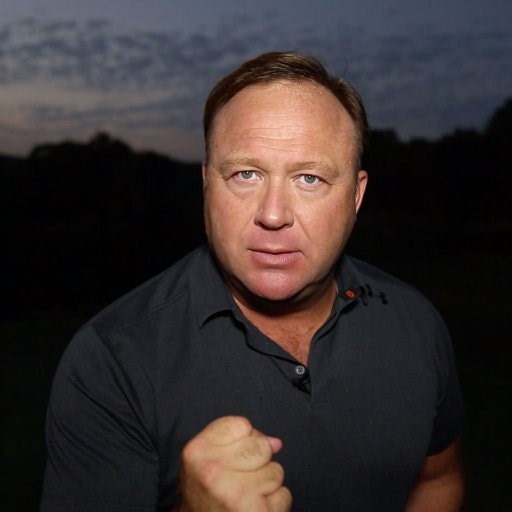 HISTORIC VIDEO: Alex Jones & Tommy Robinson Meet For The 1st Time In Person At The Infowars Studio!»WATCH TOMMY ROBINSON & ALEX JONES LIVE NOW:https://t.co/n9D7e6DpJA