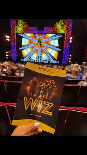 Seeing The Wiz live was pure magic ✨ From the vibrant costumes to the powerful music, this Broadway classic hits different on stage. A must-see experience for theater lovers and culture lovers alike 🎭 #TheWiz #BroadwayShow #LiveTheater #MusicalTheatre