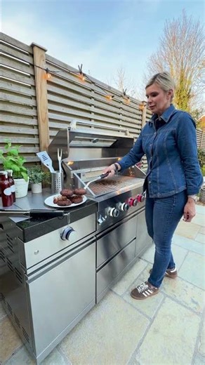 🔥 Ultimate Outdoor Setup in Action #outdoorkitchen #bbq #outdoorcooking