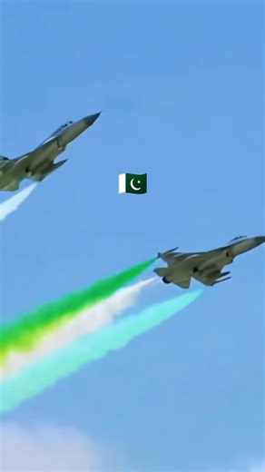 Pakistan Fighter Jets Green Smoke 🇵🇰✈️ Air Show Power #Shorts #PAF