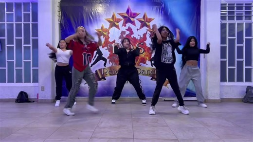 Videos de REIV DANCE STUDIO RDS (@reivdancestudiords) con “sonido original - REIV DANCE STUDIO RDS”