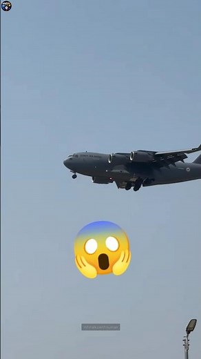 why pilots don't eat the same food ✈️