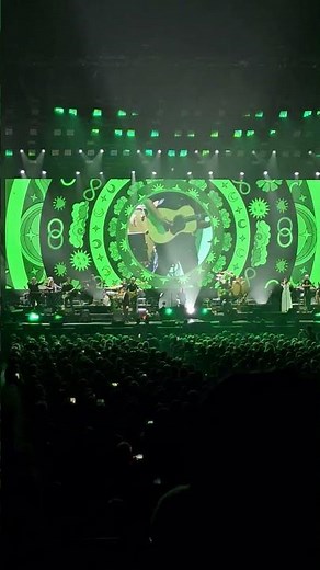 Gianni Morandi sings "A World of Love" on his 2026 tour / Unipol Forum Assago