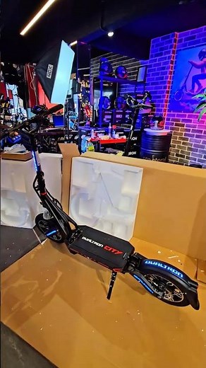 This scooter comes in a different box than expected! Dualtron City ⚡️