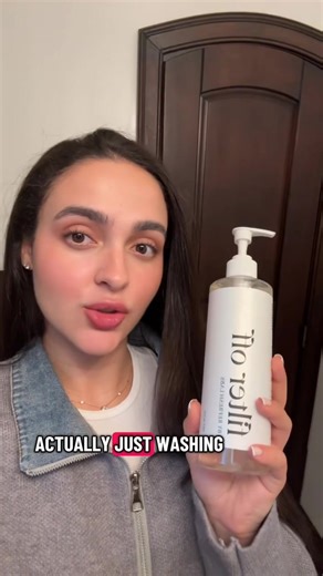 This is the easiest and safest cleaner for cleaning makeup brushes and beauty blenders #tiktokshopblackfriday #tiktokshopcybermonday