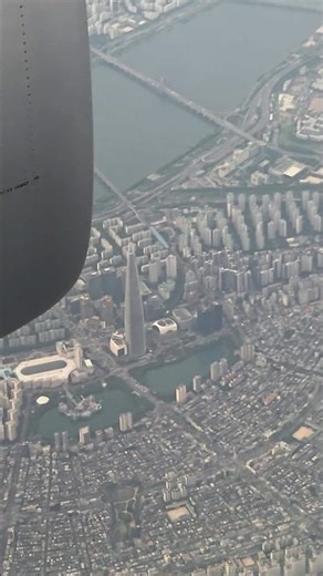 123 Stories 555 meter.. Flying over the Tallest Bldg in Korea #flying #airborne #metropolis #seoul