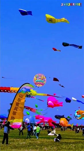 GIANT BIG KITE Flying in Sky 🪁| Biggest Kite Ever | Satisfying Kite Flying Video #giant #big #kite